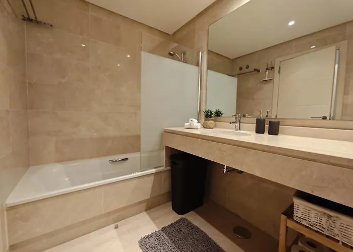 Frontline Golf Groundfloor Lagoon & - Ehhouse شقة إِستيبونا